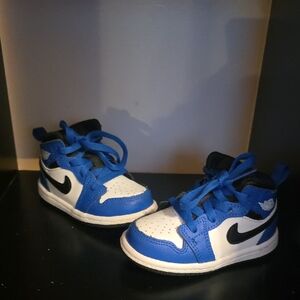 Nike Kids Sneakers in Blue and White
